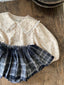 Baby meisje Mathilde girly/meisjesachtige  blouse van zachte stof met bloemenprintje en sailorkraagje met kanten randje voor baby's en kinderen van 3 - 12 maanden en 10 - 18 maanden,  maat 68/74/80 Petite Ame