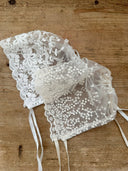 Laura baby mutsje - kant - Accessoire - Petite Amé