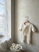 Livea lace geboortepakje - Newborn pakje - Petite Amé