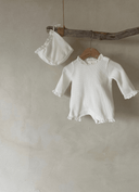 Sera Katoenen Newbornpakje met mutsje - Newborn pakje - Petite Amé