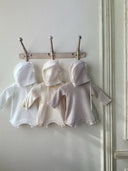 Sera Katoenen Newbornpakje met mutsje - Newborn pakje - Petite Amé