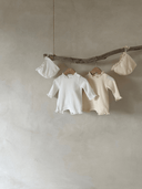 Sera Katoenen Newbornpakje met mutsje - Newborn pakje - Petite Amé